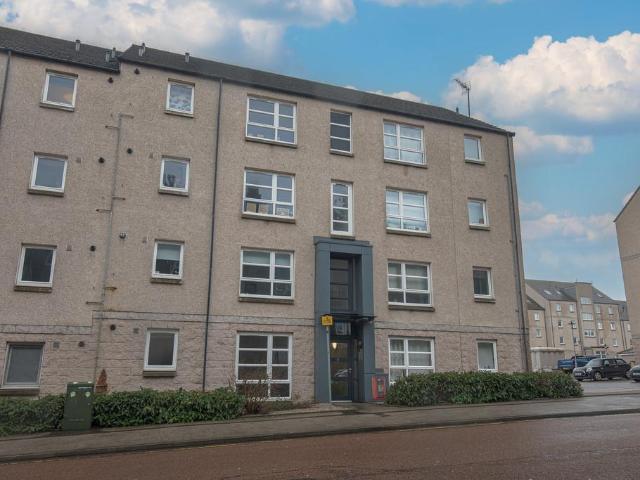 Flat for sale in Ballindoch, Scotland