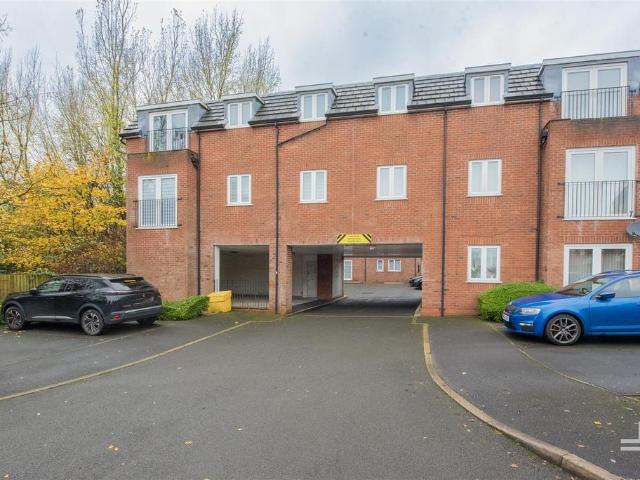 Flat for sale in Westleigh, Wigan