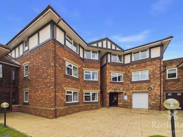 Flat for sale in Haxby, York