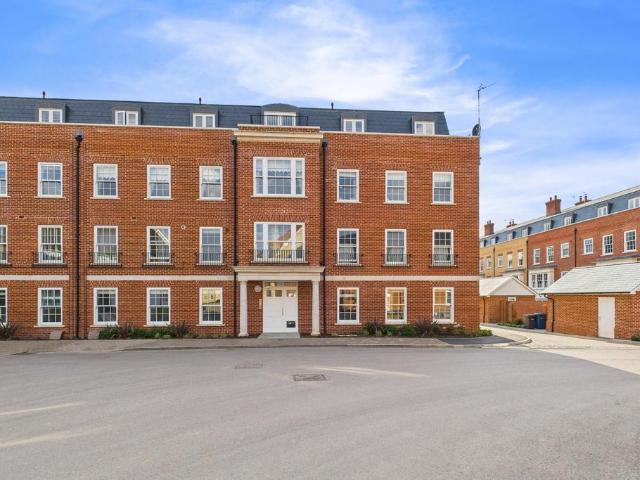 Flat for sale in Chedburgh, Suffolk