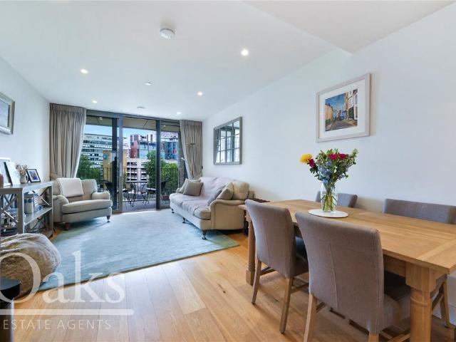 Flat for sale in London Borough of Croydon, Greater London