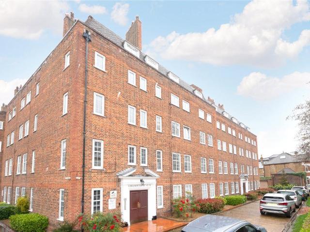 Flat for sale in London Borough of Richmond upon Thames, Greater London