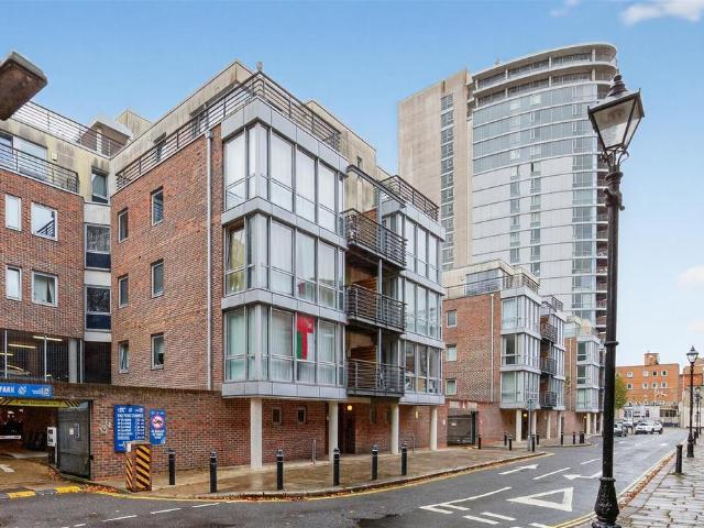Flat for sale in Portsea, City Of Portsmouth
