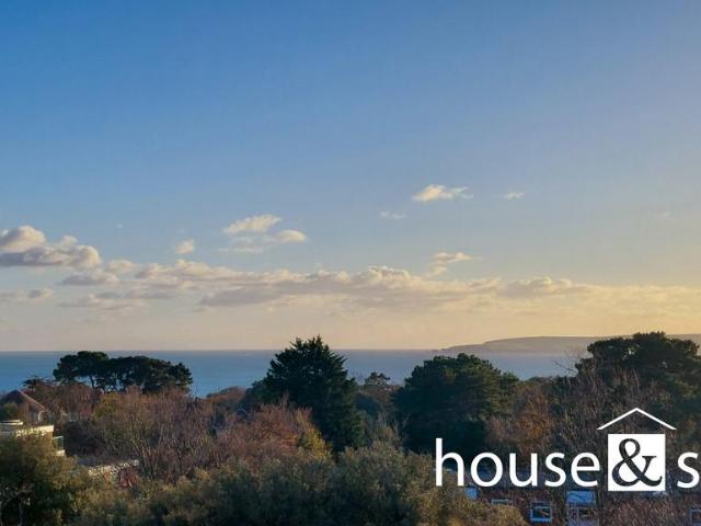 Flat for sale in Bournemouth