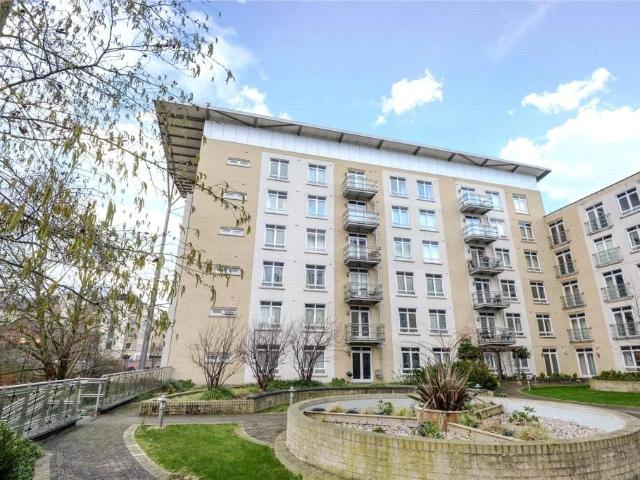 Flat for sale in Newtown, Reading