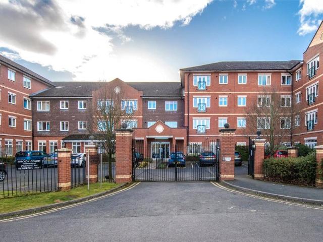 Flat for sale in Lowes Hill, Bromsgrove
