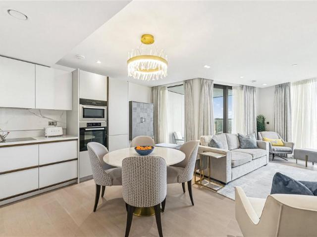 Flat for sale in Paddington, Greater London