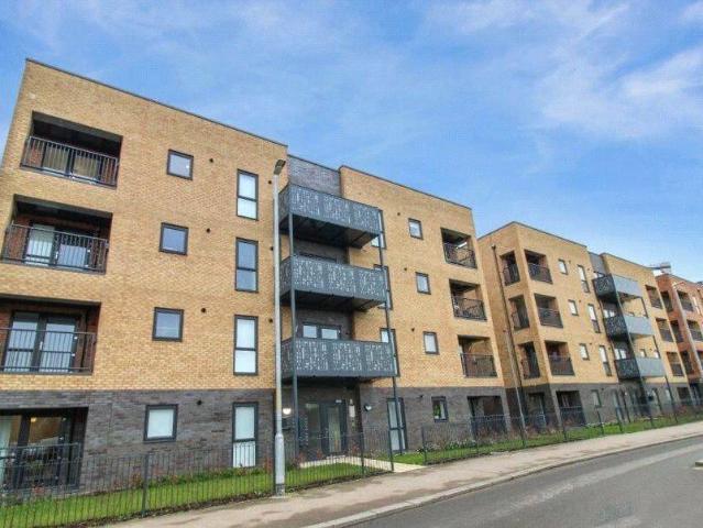 Flat for sale in Monks Orchard, Kent