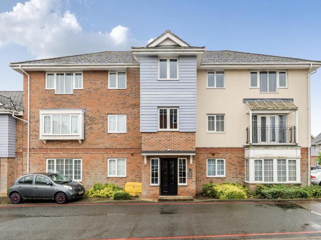 Flat for sale in Greater London
