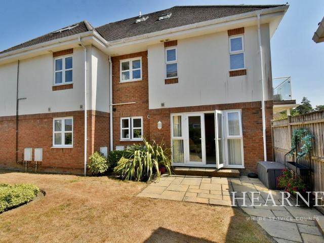 Flat for sale in Tricketts Cross, Ferndown