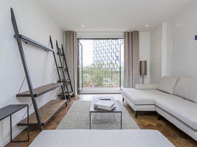 Flat for sale in Nine Elms, Greater London