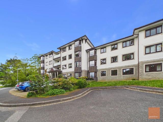 Flat for sale in Trelander, Penweathers