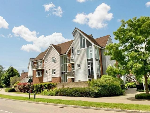 Flat for sale in Bourne Vale, Kent