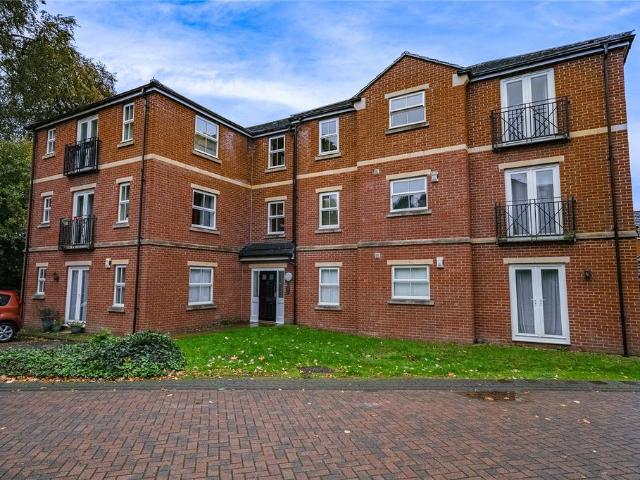 Flat for sale in Moor Allerton, Leeds