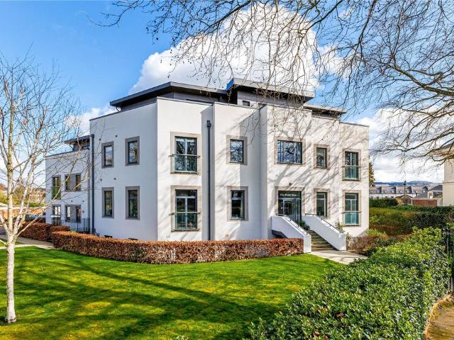 Flat for sale in Golden Valley, Gloucestershire