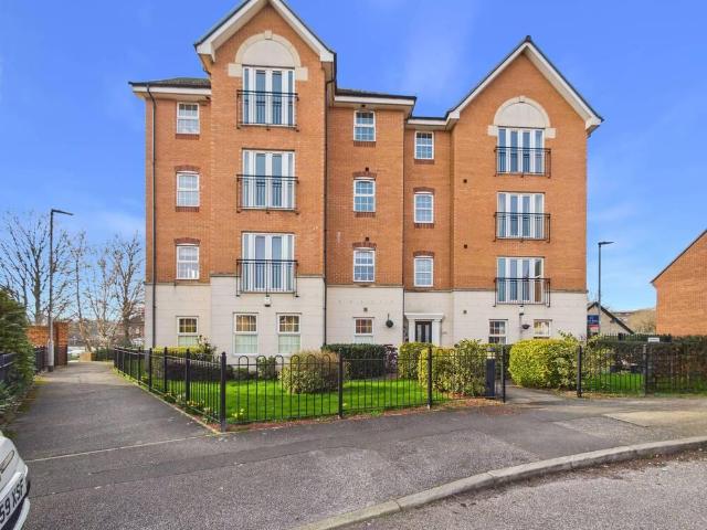 Flat for sale in Pontefract, West Yorkshire