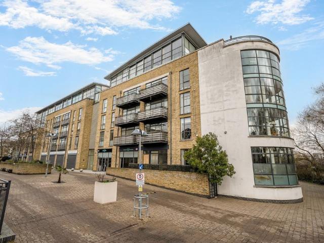 Flat for sale in London Borough of Hounslow, Isle Of Man