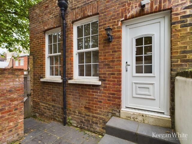 Flat for sale in Daws Hill, Cressex