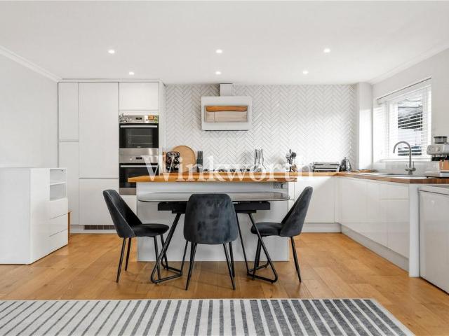 Flat for sale in Palmers Green, Isle Of Man