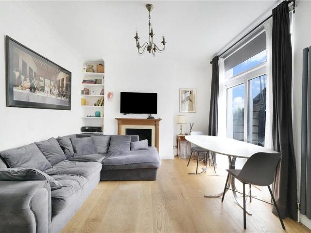 Flat for sale in Pimlico, Greater London