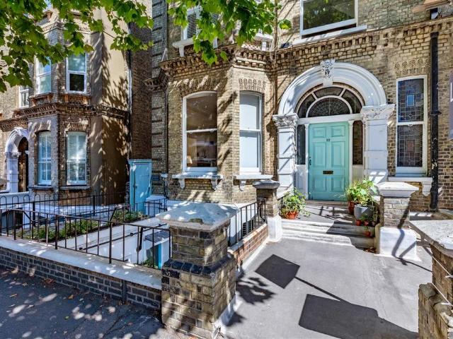 Flat for sale in Aldrington