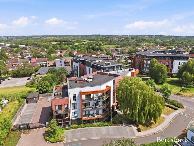 Flat for sale in Harold Wood, Greater London