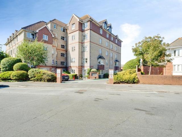 Flat for sale in Wick, Bournemouth