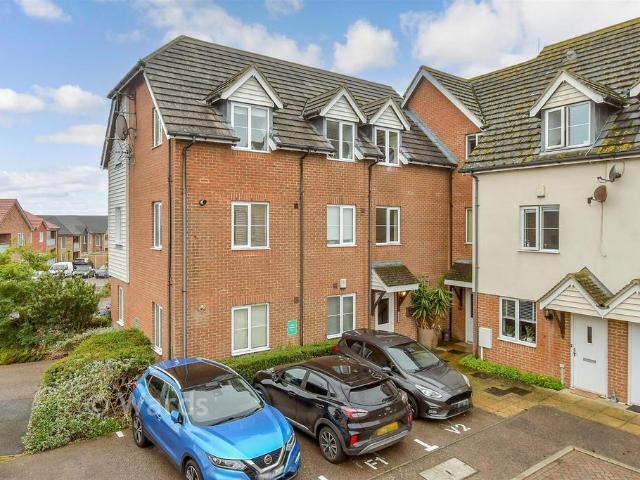 Flat for sale in Manston, Thanet