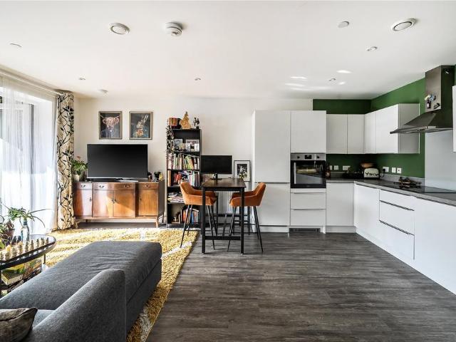 Flat for sale in The Slade, Oxfordshire