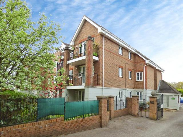 Flat for sale in Hedge End, Helford