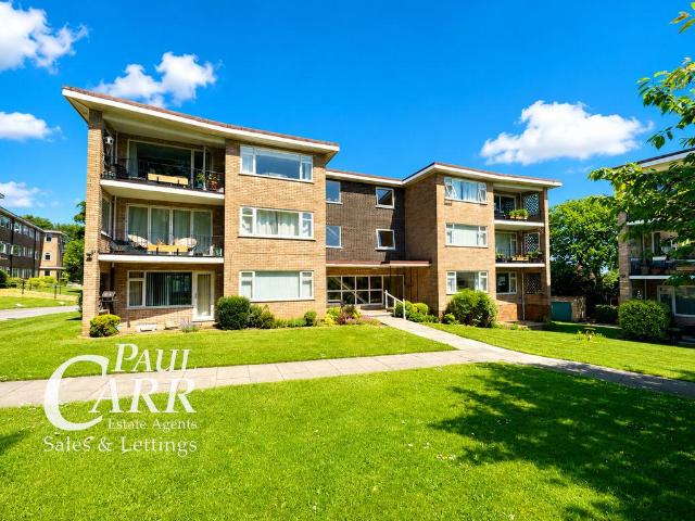 Flat for sale in Four Oaks, West Midlands