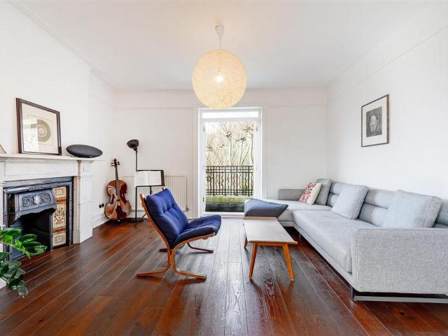 Flat for sale in Kensal Town, Maida Vale