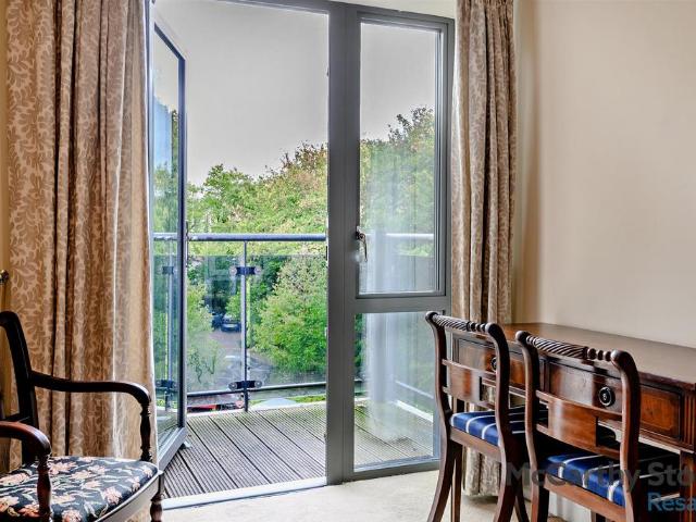 Flat for sale in Montpellier, Golden Valley