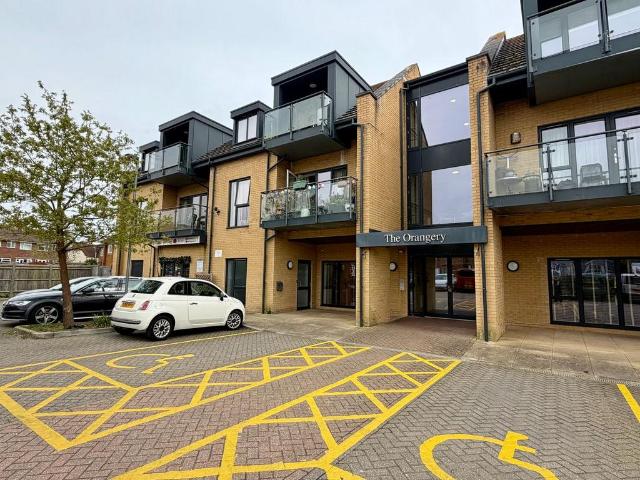 Flat for sale in Sidley, Heathlands