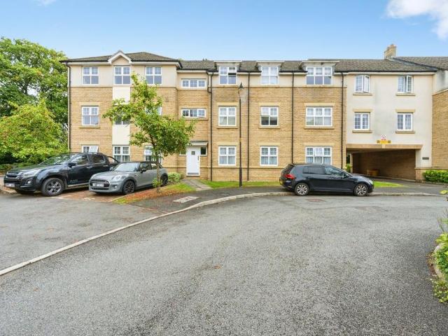 Flat for sale in Flitwick, Bedfordshire