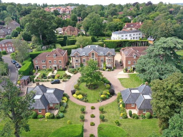 Flat for sale in Pangbourne, West Berkshire