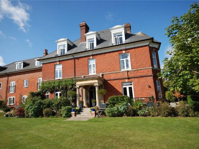Flat for sale in Salisbury, Wiltshire