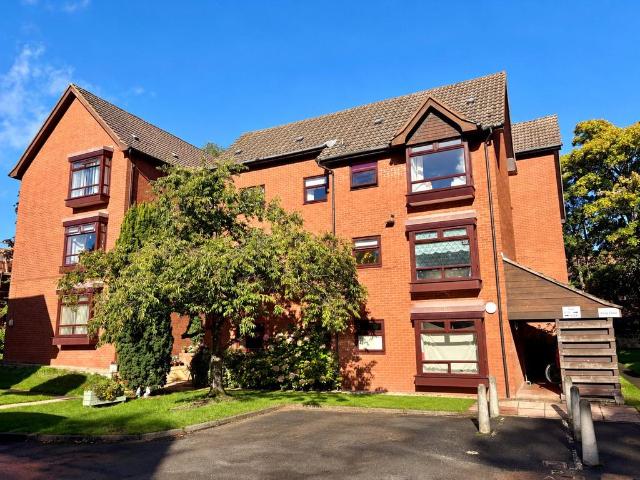 Flat for sale in Noctorum, Oxton