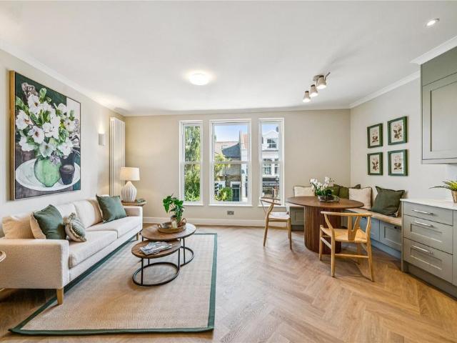 Flat for sale in Putney, Greater London
