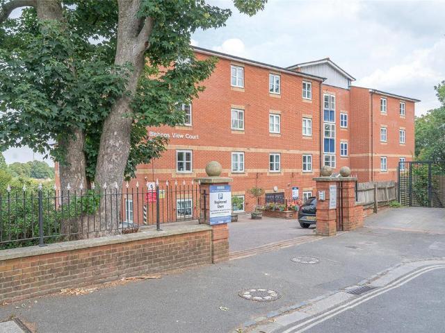 Flat for sale in Muswell Hill, Greater London