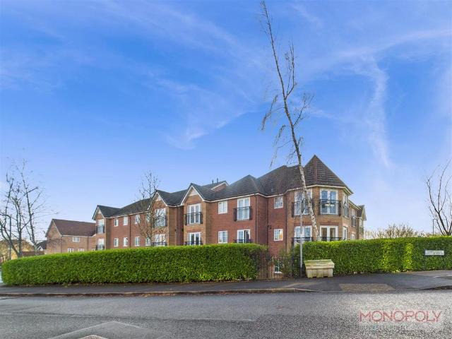 Flat for sale in Tanyfron, Wales