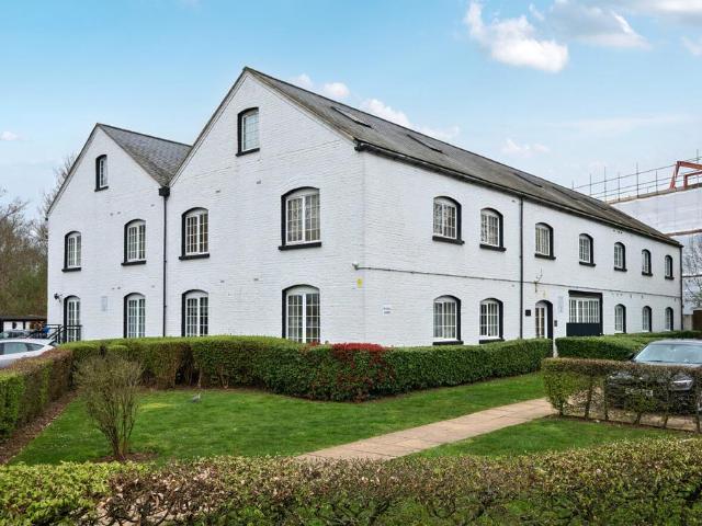 Flat for sale in London Borough of Merton, Mitcham