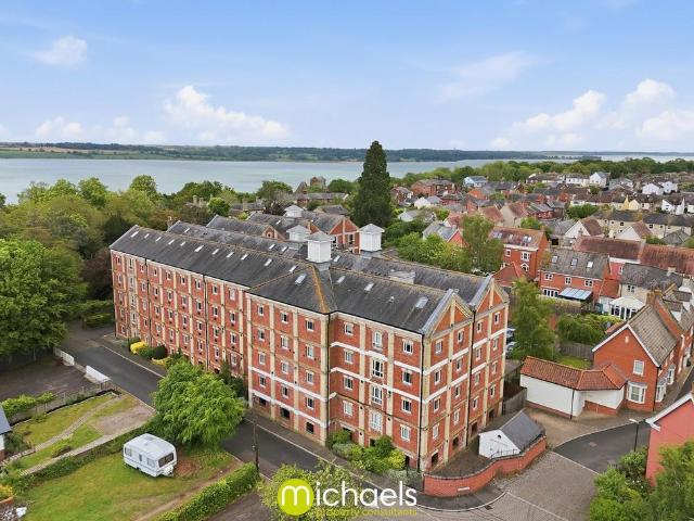 Flat for sale in Mistley, Dale Hill