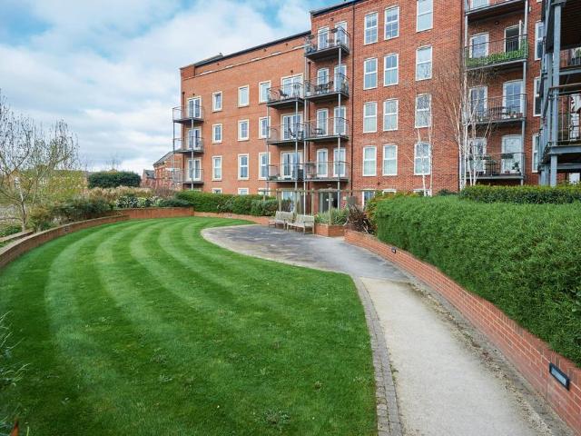 Flat for sale in Stanford On Avon, Leicestershire