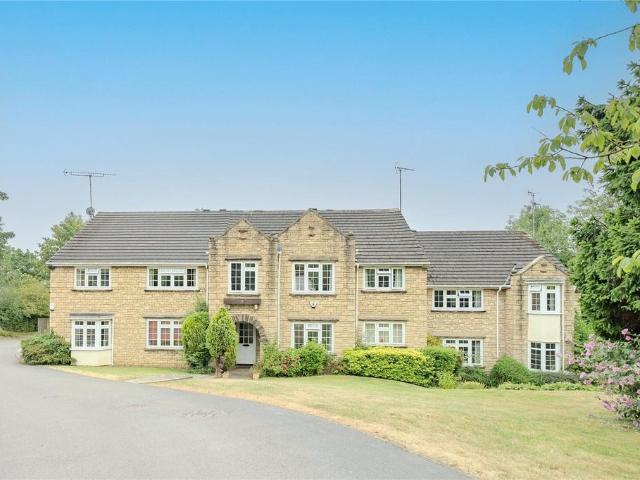Flat for sale in Weetwood, Leeds