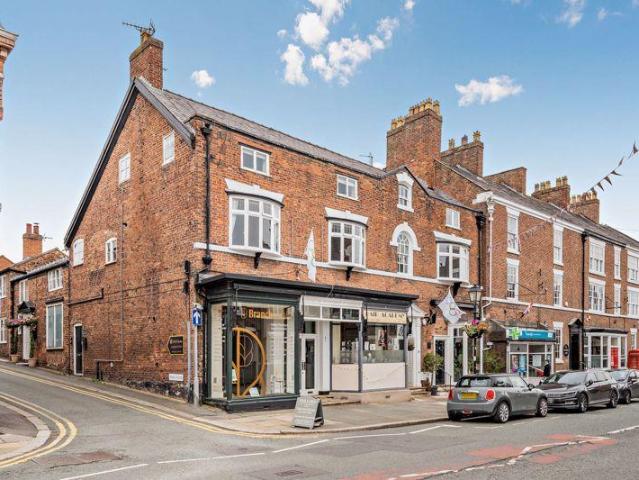 Flat for sale in Tarporley