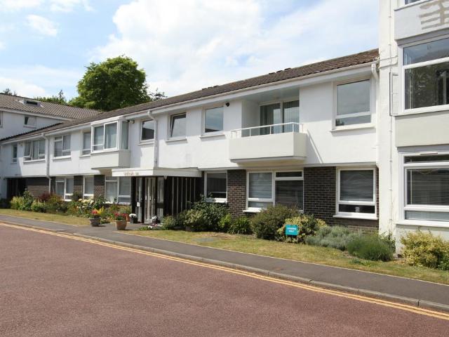 Flat for sale in Eastbourne, East Sussex