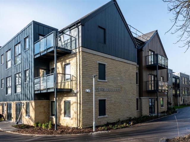 Flat for sale in Brookfoot, Brighouse
