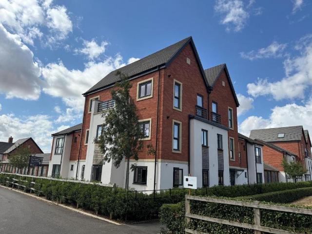 Flat for sale in Upton