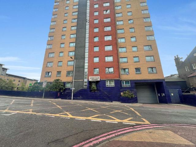 Flat for sale in Greater London